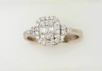 Ladies 18 Karat White Gold Diamond Fashion Ring With 0.27Tw Round H/I Si2 Diamonds