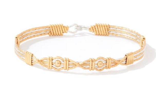 14 Karat Gold Artist Wire Hugs and Kisses Bracelet 8.0