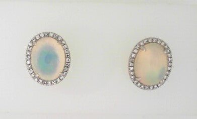 Ladies 14 Karat White Gold All Colored Jewelry With 2.04Tw Oval Opals And 0.14Tw Round G/H Si2 Diamonds